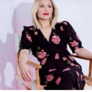 Reformation Black Pink Floral Puff Sleeve Dress. Gorgeous